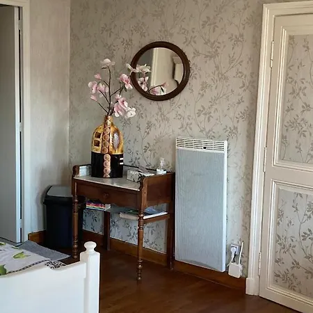 Le Voyageur 住宿加早餐酒店 Saint-Bonnet-Tronçais